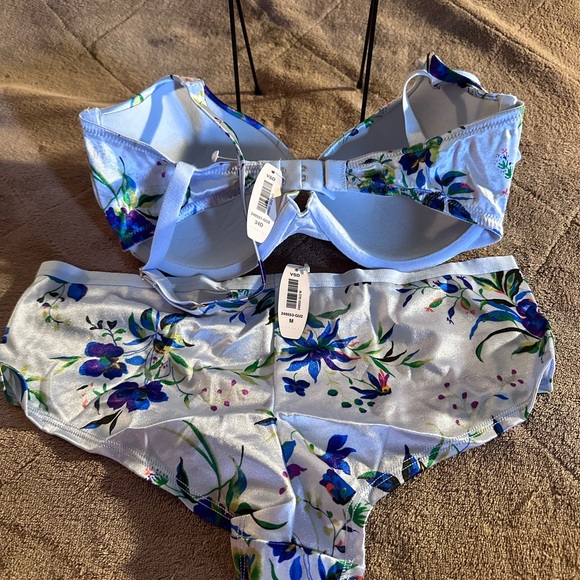 NWT VICTORIA’S SECRET 2 PIECE SET - Picture 5 of 8